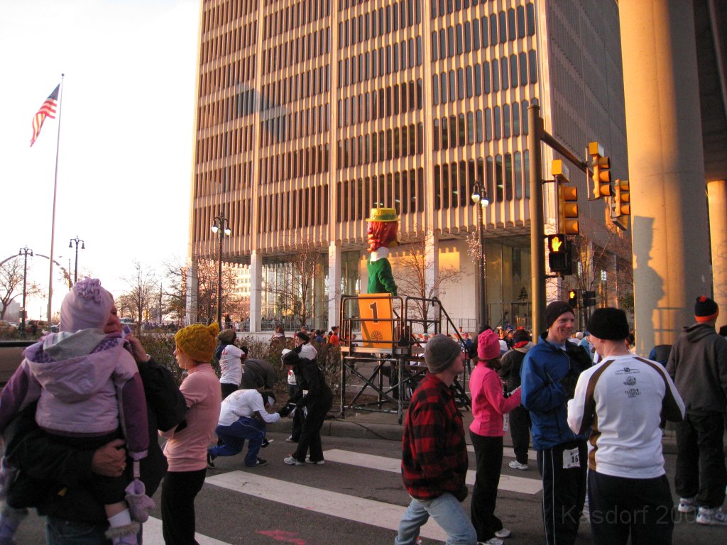 Detroit Turkey Trot 2008 10K 0105.jpg - The Detroit Turkey Trot 10K 2008, the 26th. running. Downtown Detroit Michigan. A balmy 22 degrees that morning. Race time of 58:24 for the 6.23 miles.